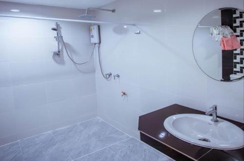 Vatchara Northgate Hotel Nakhon Sawan Zewnętrze zdjęcie