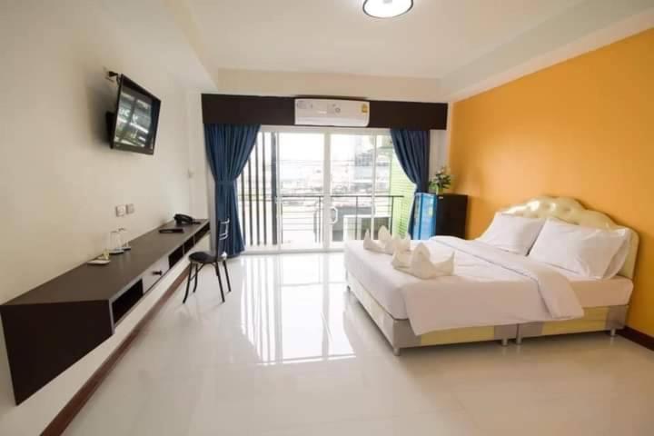 Vatchara Northgate Hotel Nakhon Sawan Zewnętrze zdjęcie