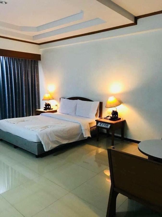 Vatchara Northgate Hotel Nakhon Sawan Zewnętrze zdjęcie
