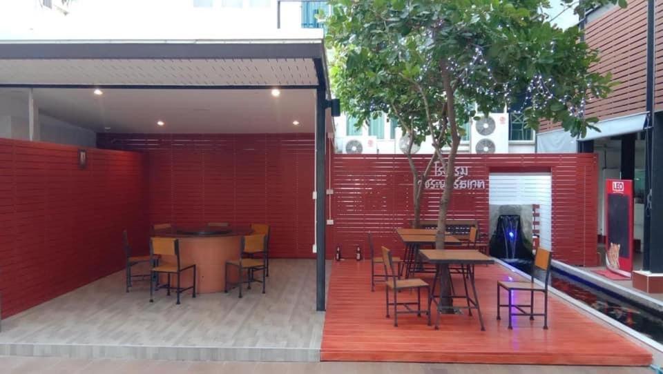 Vatchara Northgate Hotel Nakhon Sawan Zewnętrze zdjęcie