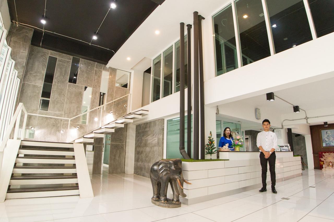 Vatchara Northgate Hotel Nakhon Sawan Zewnętrze zdjęcie